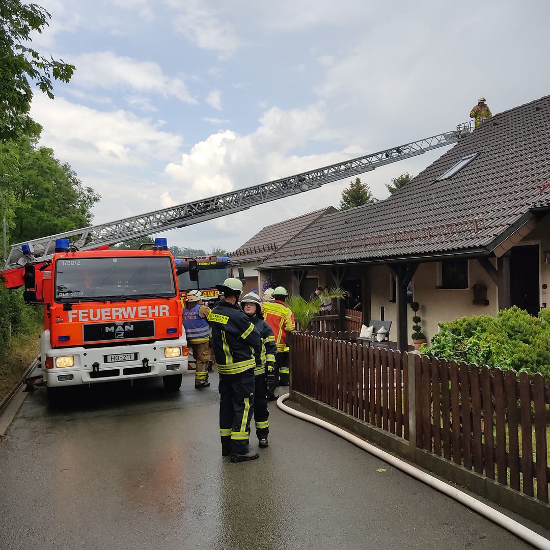 B3 – Dachstuhlbrand nach Blitzeinschlag